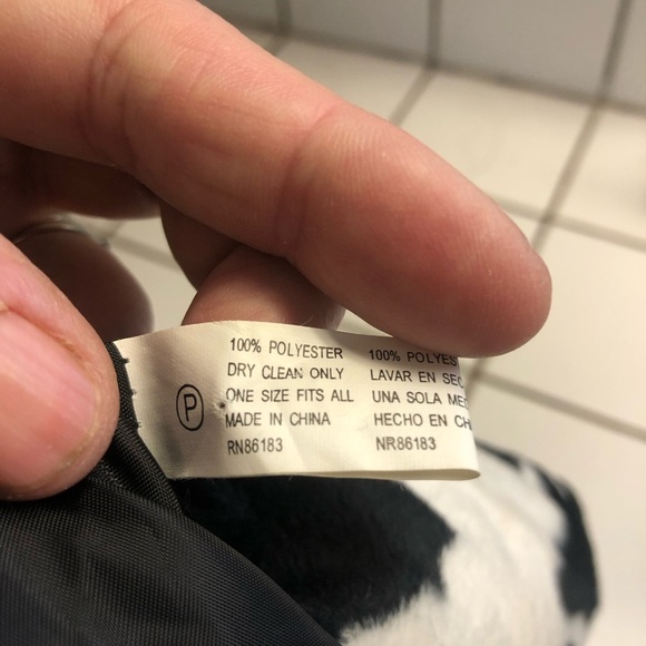 Black and White Beret Hat for those special occasions. Lovely hat to dress up. - Picture 4 of 9